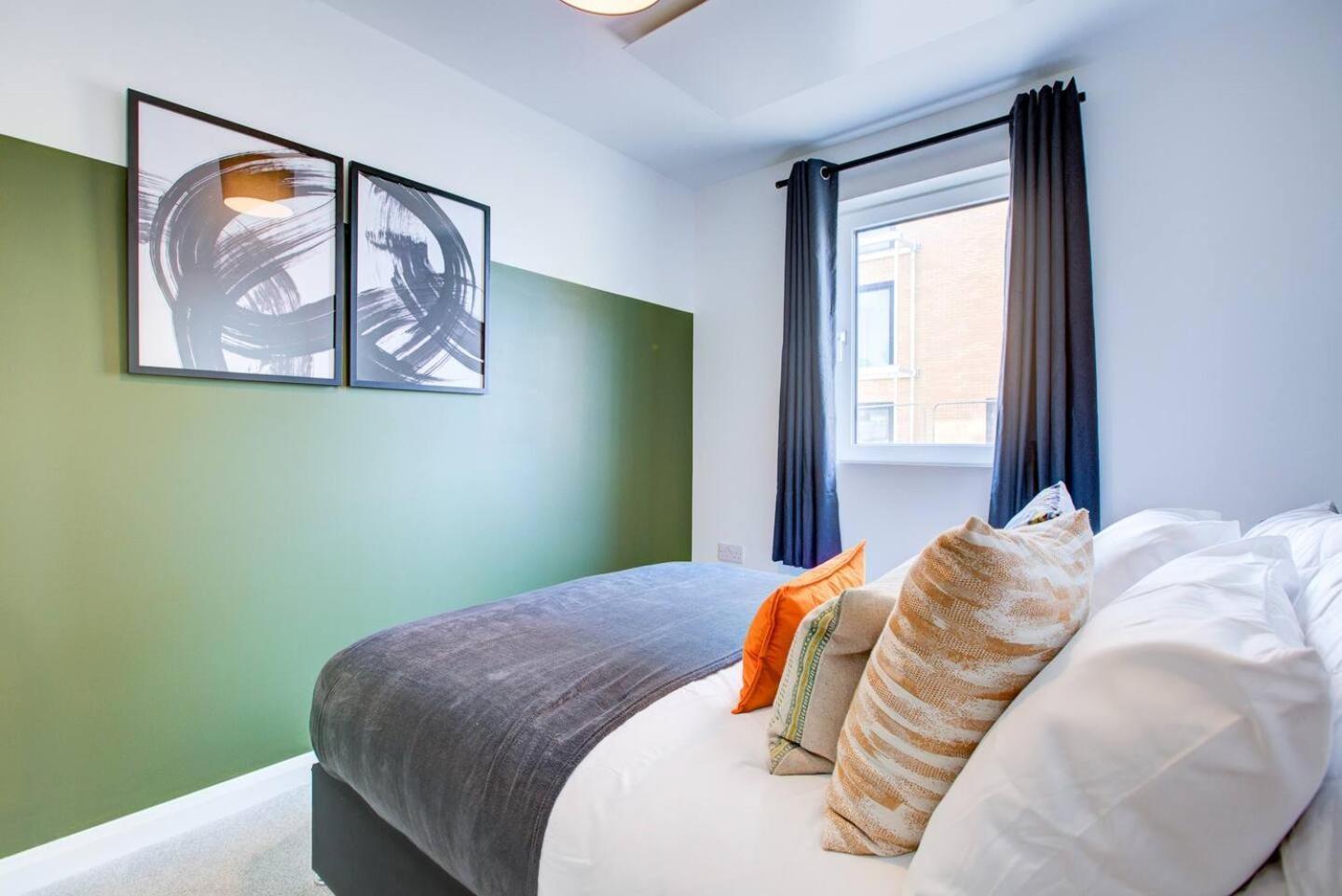 Ashford Station Suites: Spacious 2BR with Parking & Fast Wi-Fi Exterior photo