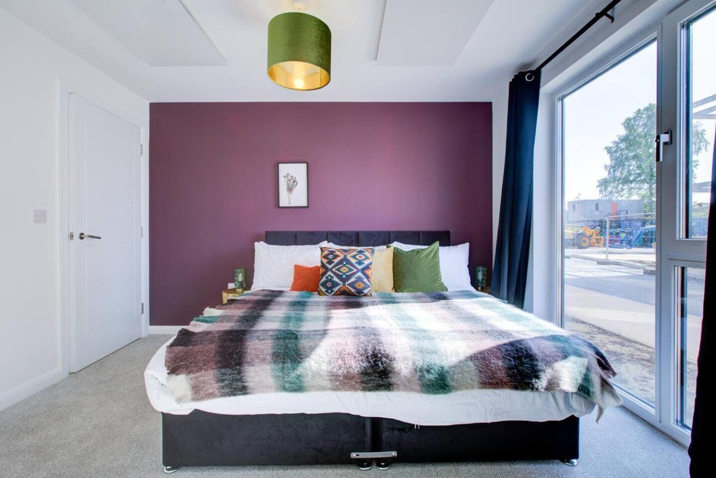 Ashford Station Suites: Spacious 2BR with Parking & Fast Wi-Fi Exterior photo